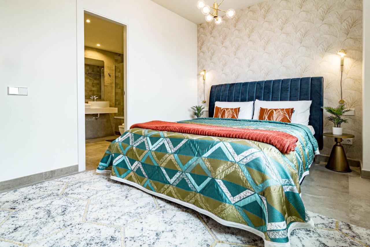 Inf25E- Tastefully Furnished Flat, Estepona Center Luaran gambar